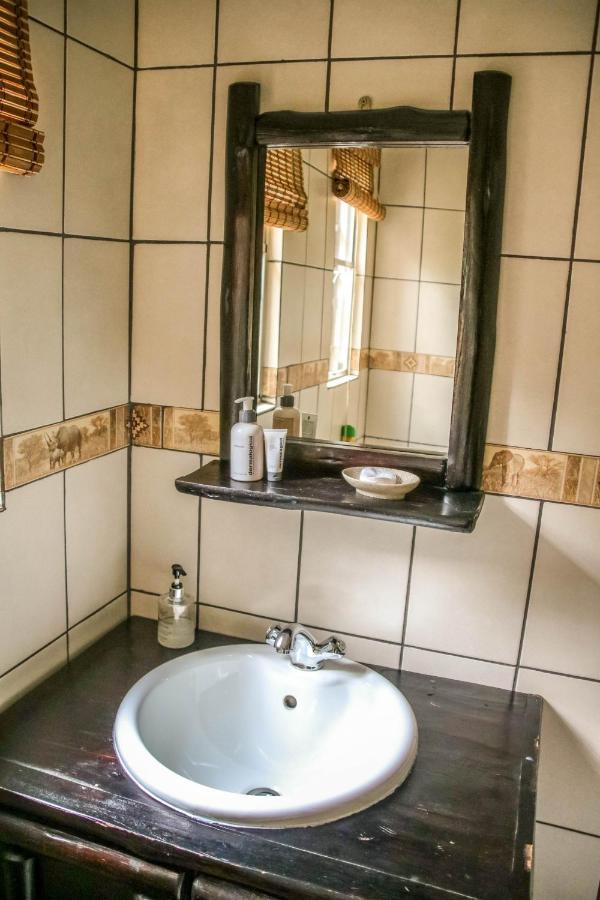 Giraffe Plains Villa Марлот Парк Екстериор снимка