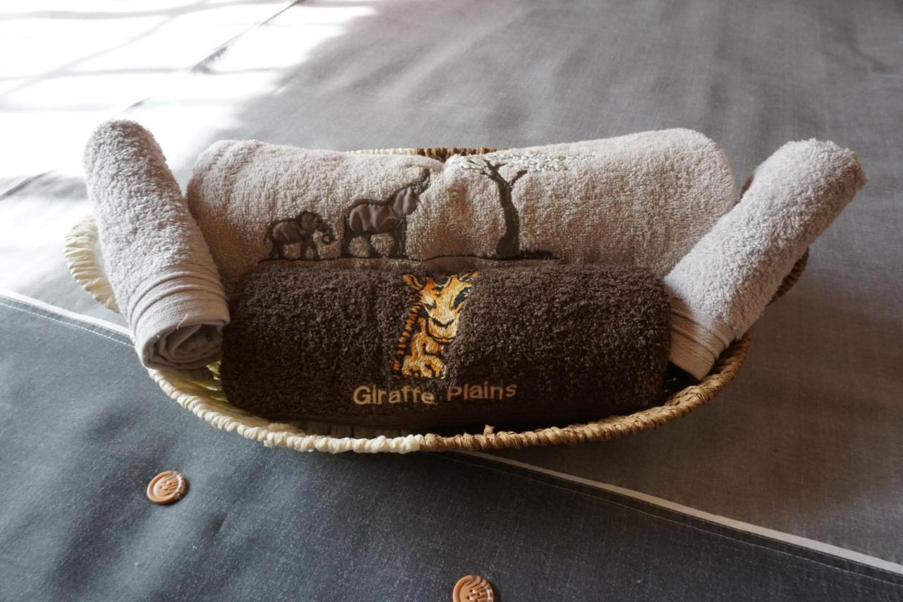 Giraffe Plains Villa Марлот Парк Екстериор снимка