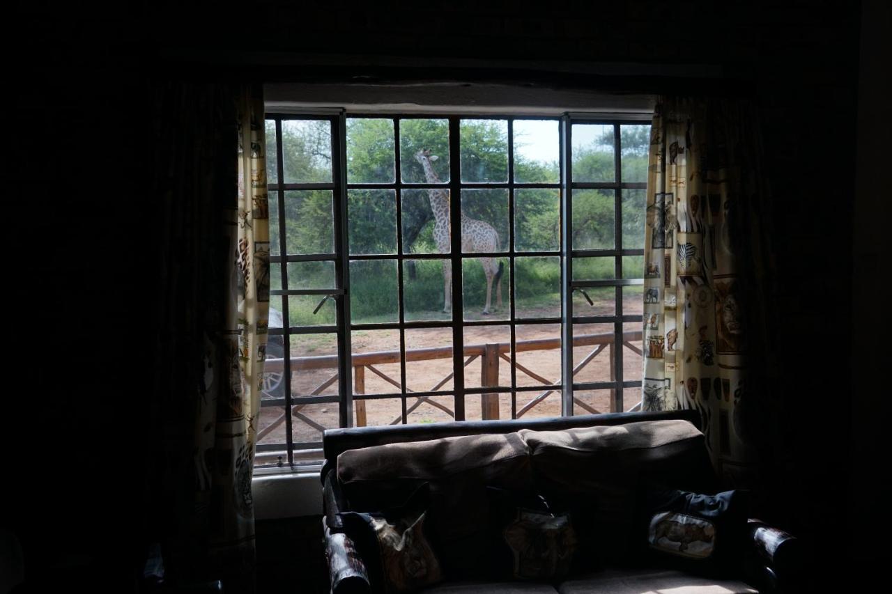 Giraffe Plains Villa Марлот Парк Екстериор снимка