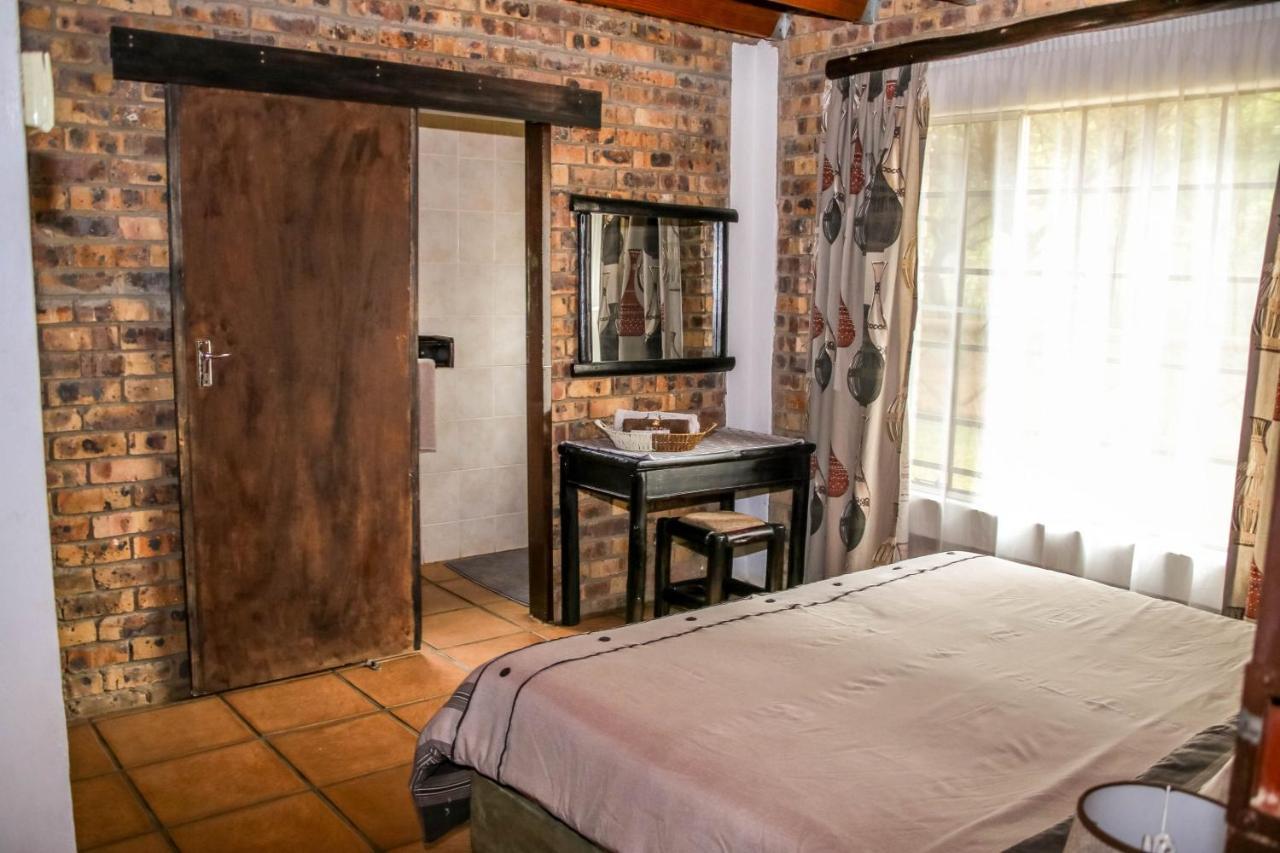 Giraffe Plains Villa Марлот Парк Екстериор снимка