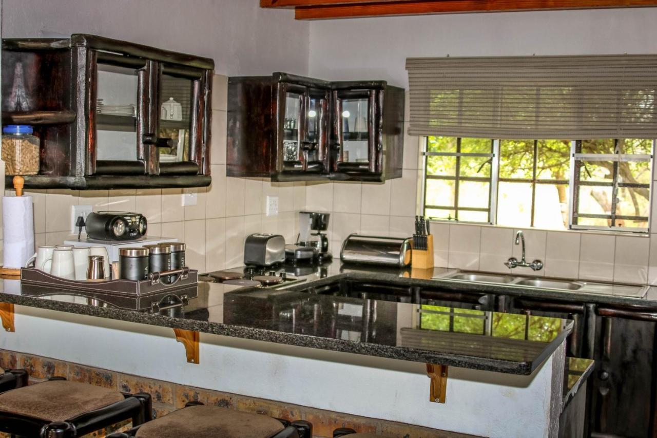Giraffe Plains Villa Марлот Парк Екстериор снимка