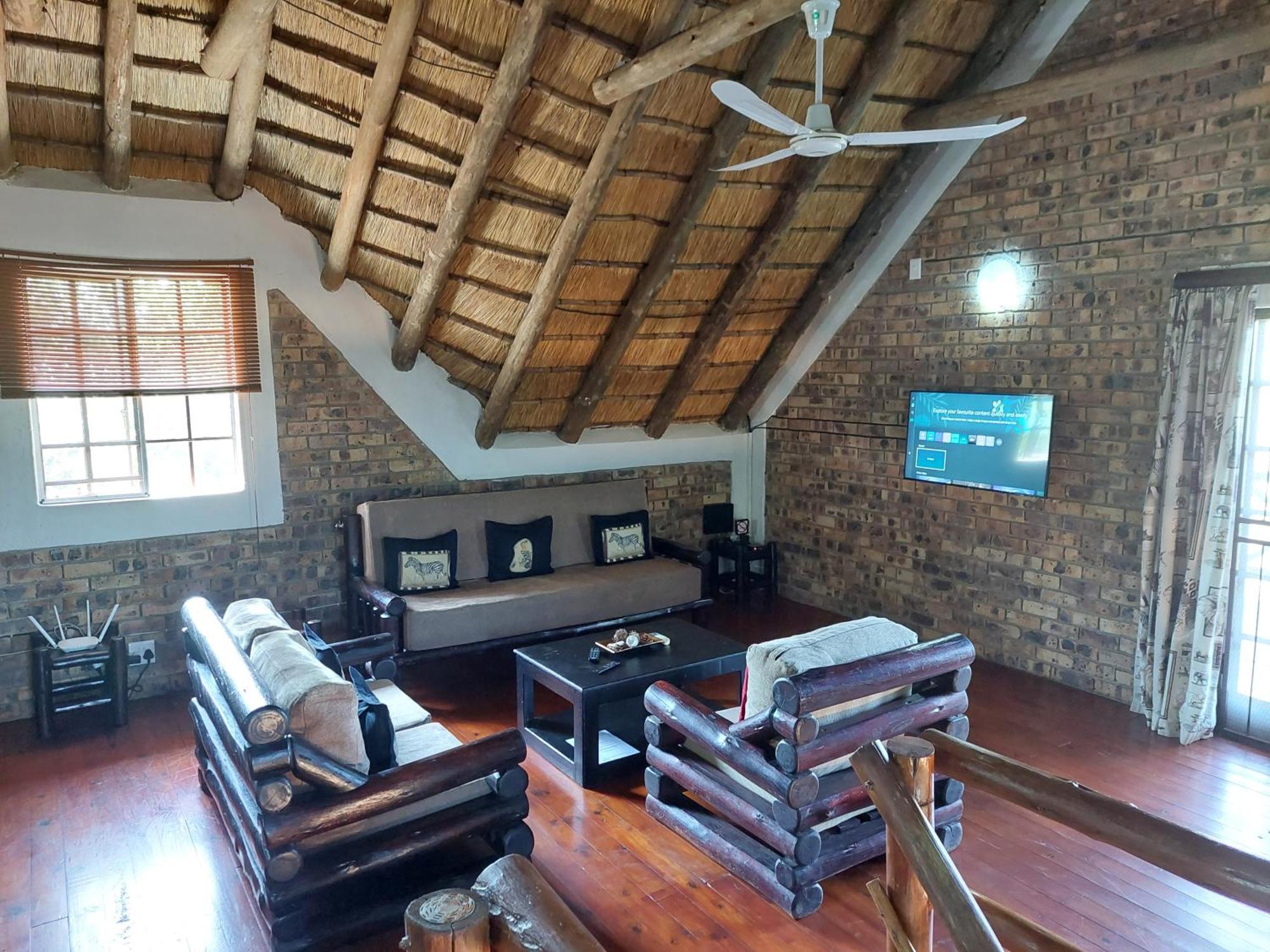 Giraffe Plains Villa Марлот Парк Екстериор снимка