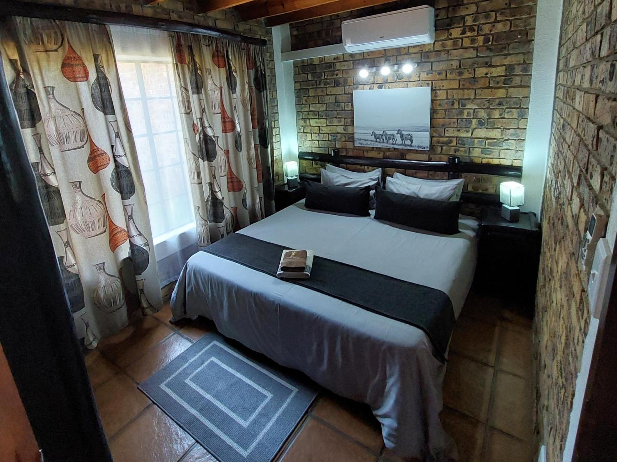 Giraffe Plains Villa Марлот Парк Екстериор снимка
